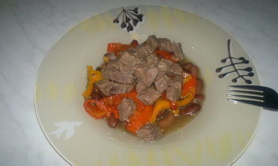 Рецепт похлебка из бобов со сладкими перцами и мясным бульоном на бальзамическом уксусе