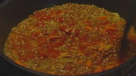 пряная чечевичная похлебка с миндалем