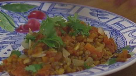 пряная чечевичная похлебка с миндалем