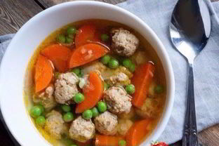 Прозрачный суп с фрикадельками