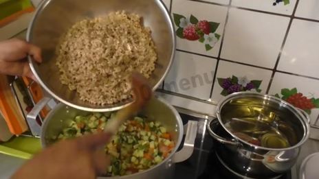 рассольник из свежих огурцов с перловкой