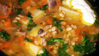 Рассольник с говядиной и перловкой