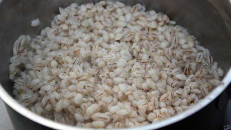 рассольник с перловкой и куриными сердечками