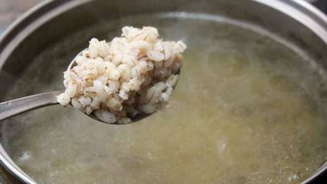 рассольник с перловкой и куриными сердечками