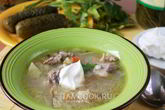 Рассольник с перловкой и солеными огурцами с говядиной