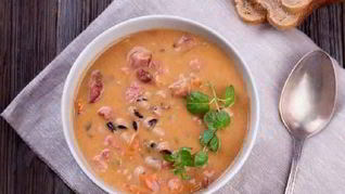 Сытный рассольник с фасолью и беконом