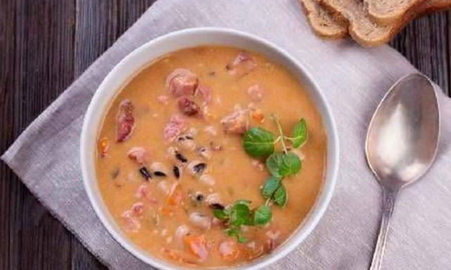 Рецепт сытный рассольник с фасолью и беконом