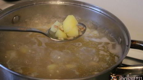 вкуснейший рассольник с шампиньонами на говяжьем бульоне