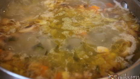 вкуснейший рассольник с шампиньонами на говяжьем бульоне