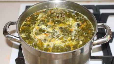 щавелевый суп с яйцом