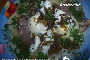 Диетические щавелевые щи с яйцами пашот