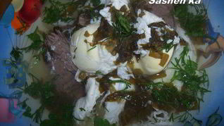 Диетические щавелевые щи с яйцами пашот