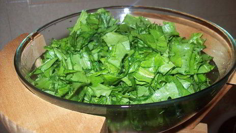 диетические щавелевые щи с яйцами пашот