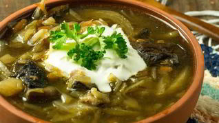 Постные грибные щи с черносливом