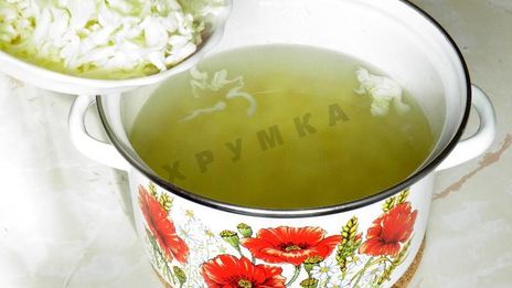 постные щи с фасолью, консервированной и капустой