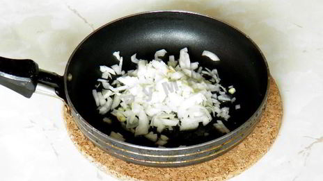 постные щи с фасолью, консервированной и капустой