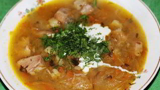 Щи из кислой капусты в мультиварке