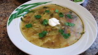 Щи из квашеной капусты со свининой