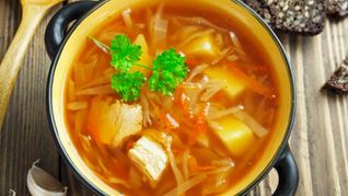 Щи из свежей капусты с мясом