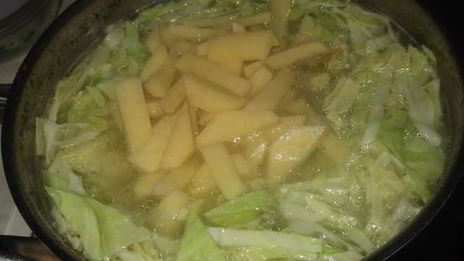 щи на курином бульоне с шампиньонами