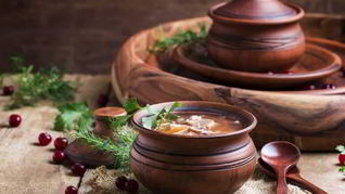 Щи с брусникой