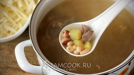 щи с фасолью и желудками индейки