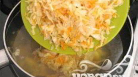 щи с кислой капустой и мясом