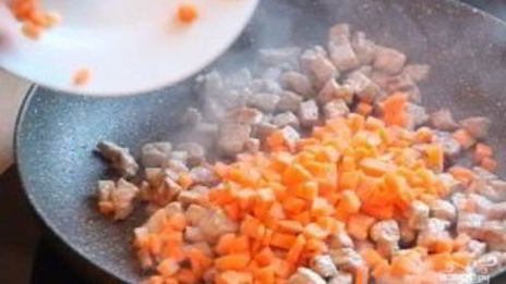 сливочный суп со свининой