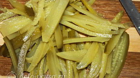 мясная солянка с колбасами