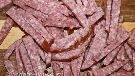 мясная солянка с колбасами