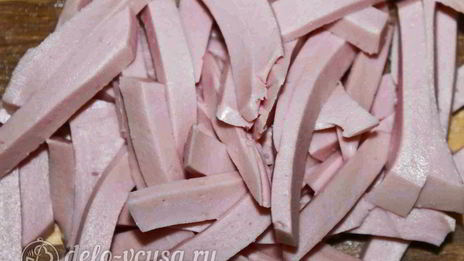 мясная солянка с колбасами