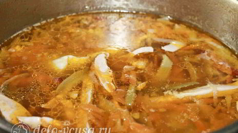 мясная солянка с колбасами