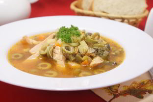 Рыбная солянка и семгой и оливками