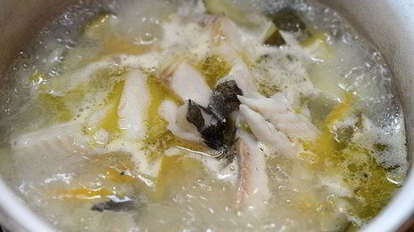 рыбная солянка с грибами и креветками