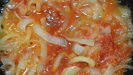 рыбная солянка с грибами и креветками