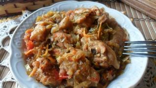 Солянка из капусты с мясом свинины