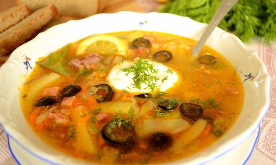 Рецепт солянка с говядиной, колбасой, капустой и картошкой