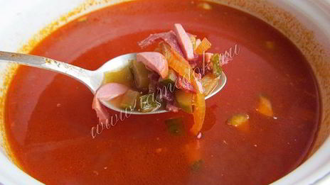 солянка с колбасой и курицей