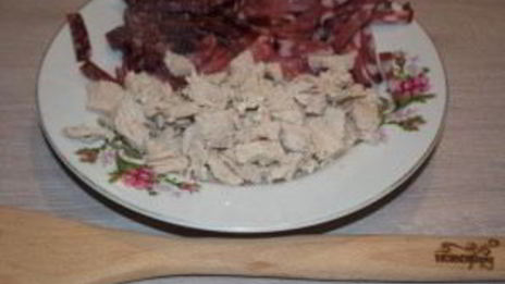 солянка с курицей и колбасой