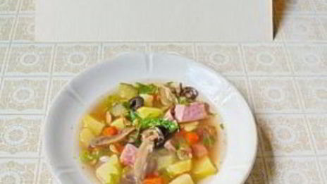 солянка с ветчиной и грудинкой