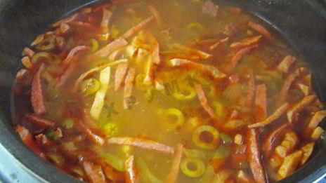 солянка сборная мясная в мультиварке