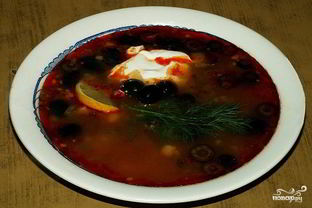 Солянка со свиными ребрышками