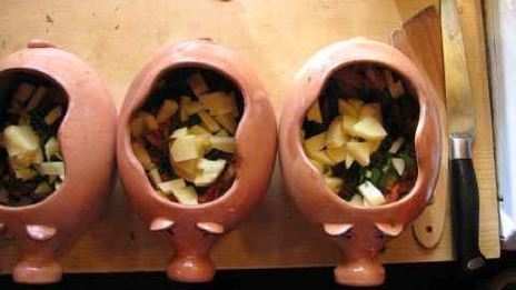 солянка в горшочке