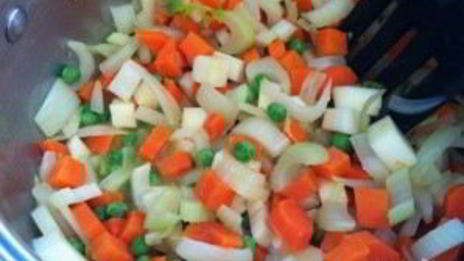 суп из овощей с лапшой