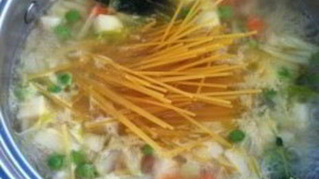 суп из овощей с лапшой