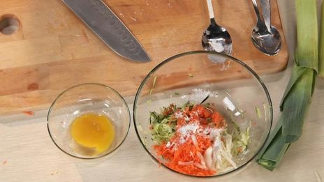 суп из сельдерея и оладьи из цукини