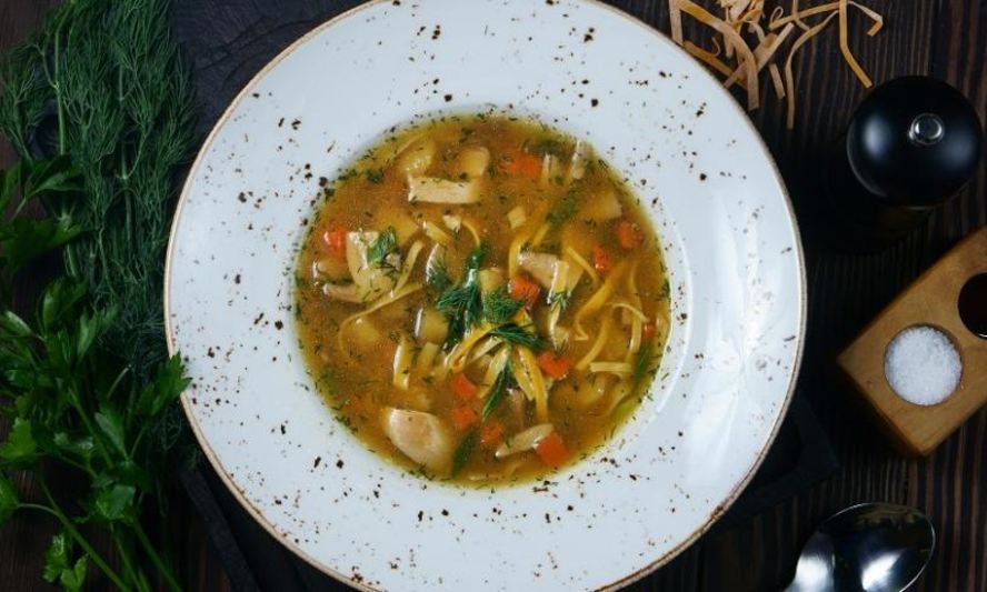 Рецепт суп-лапша из курицы с белыми грибами
