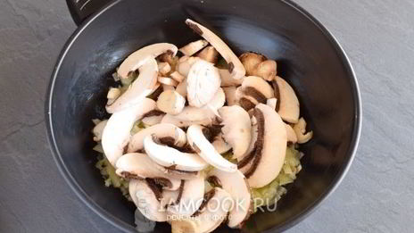 чешский чесночный суп-пюре в хлебе