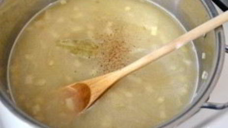 гороховый суп-пюре с беконом и картофелем