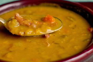 Гороховый суп-пюре с оливками